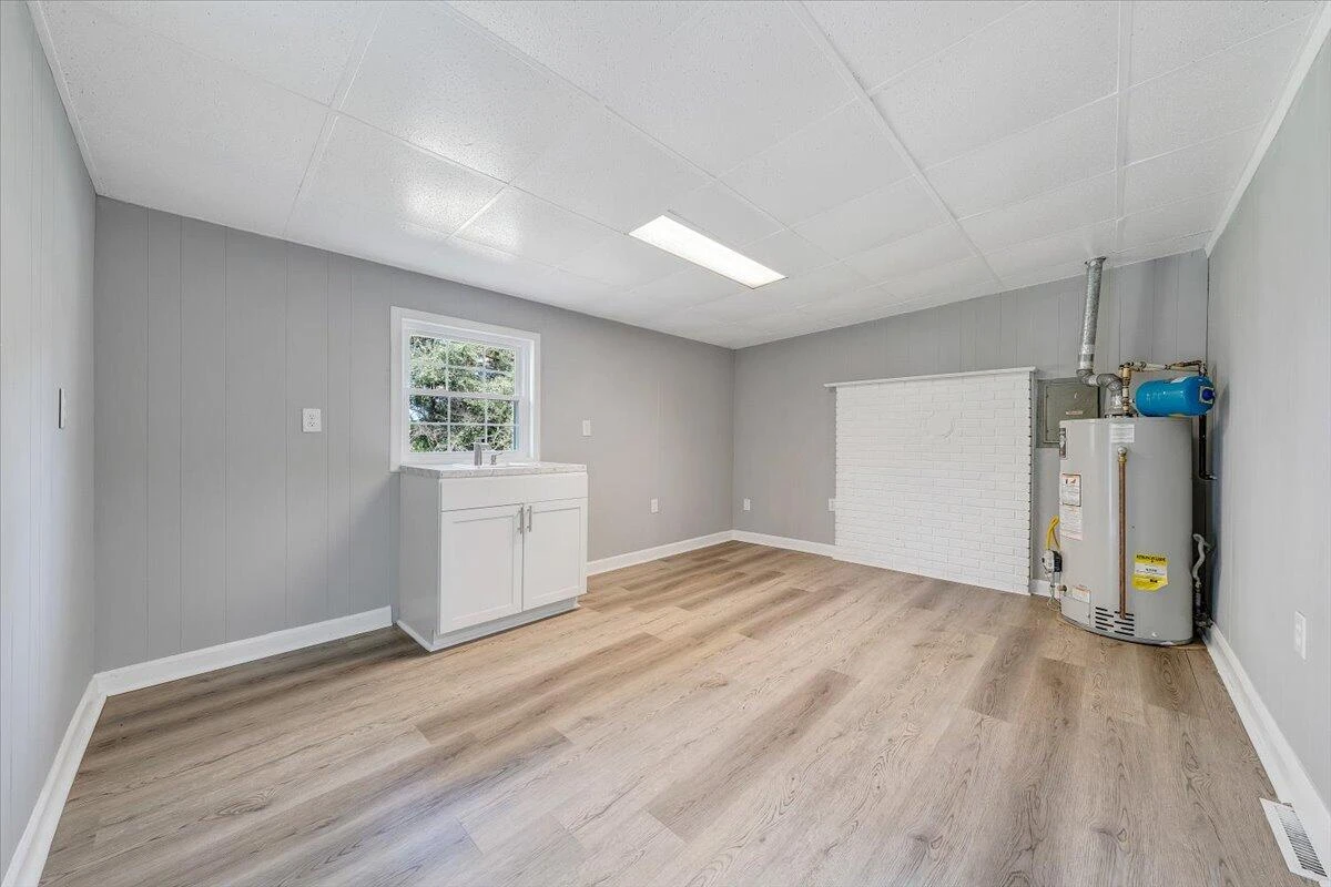 406 Augusta AVE - Photo 10