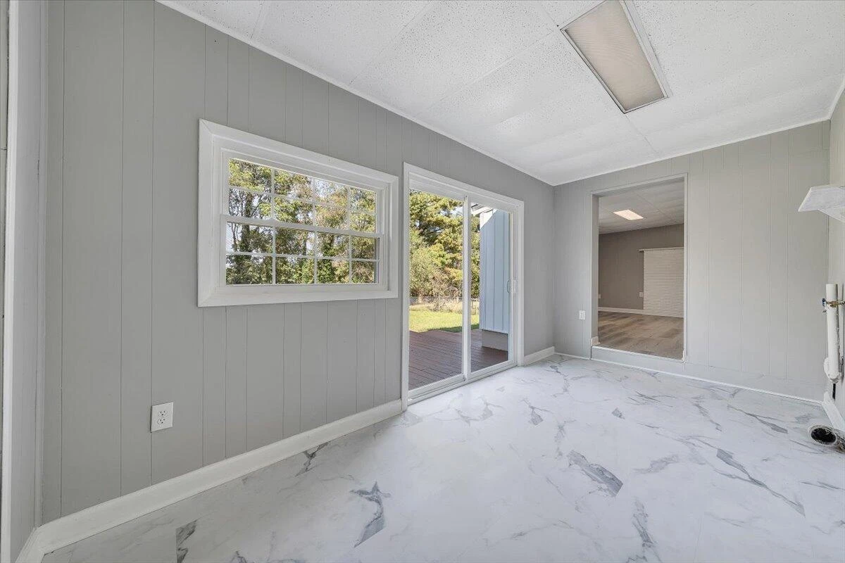 406 Augusta AVE - Photo 13
