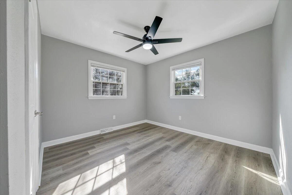 406 Augusta AVE - Photo 17