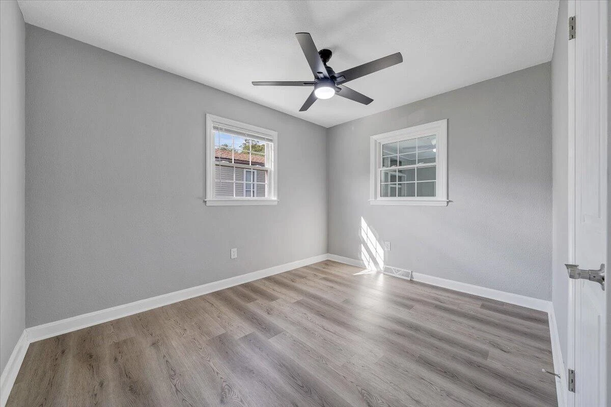406 Augusta AVE - Photo 19