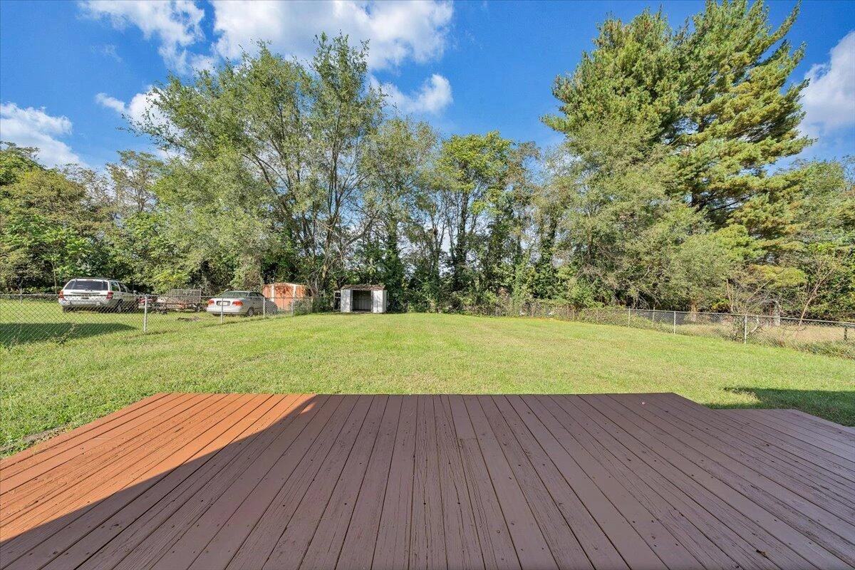 406 Augusta AVE - Photo 20