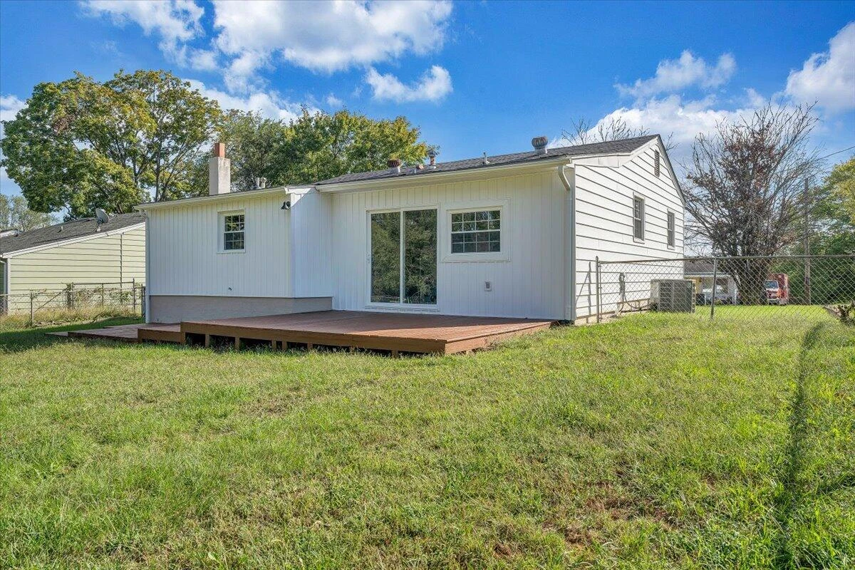 406 Augusta AVE - Photo 26