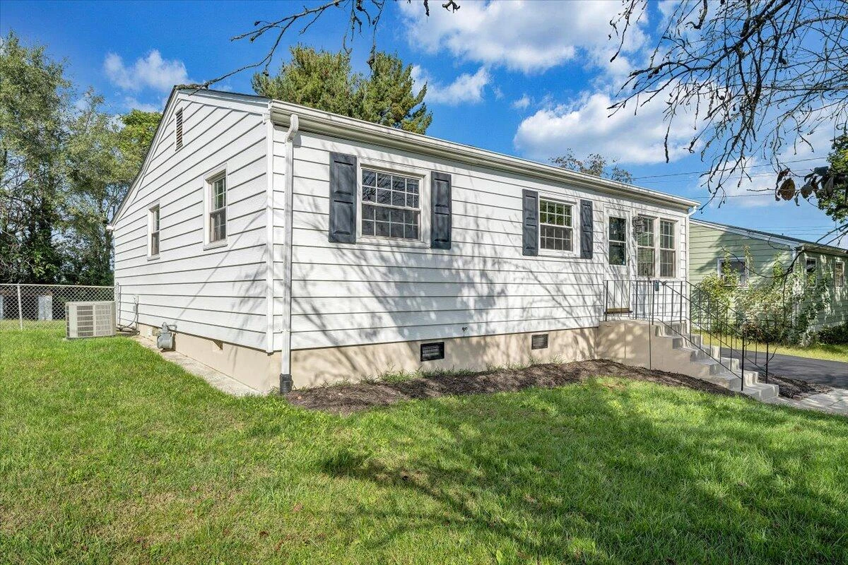406 Augusta AVE - Photo 38