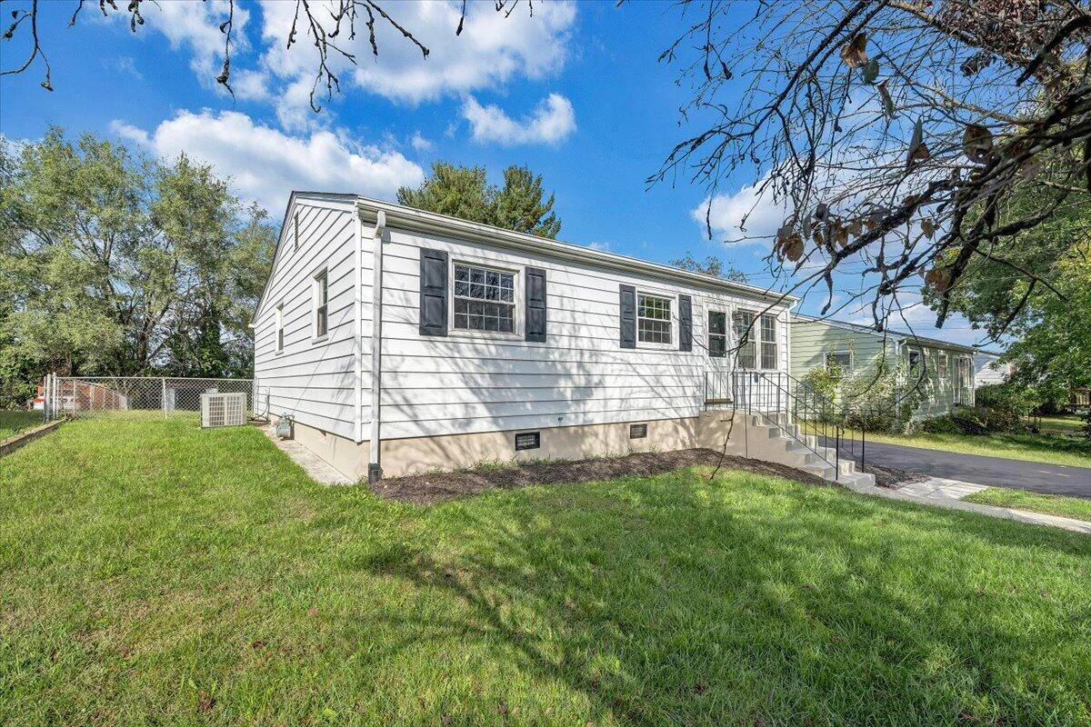 406 Augusta AVE - Photo 41
