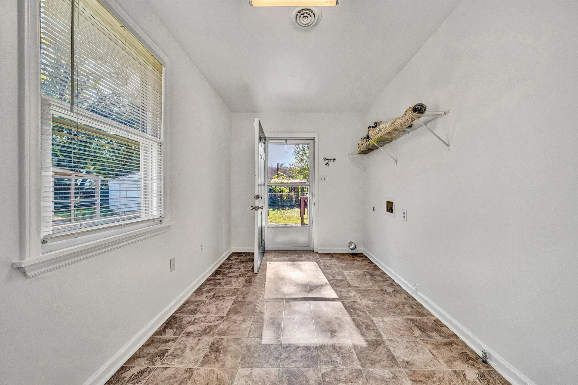 115 Liberty RD - Photo 19