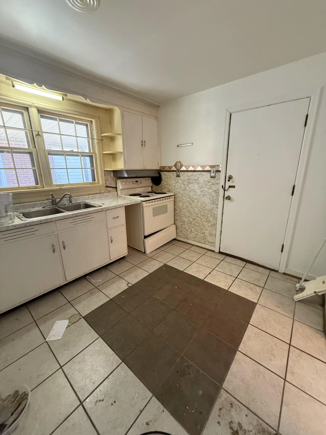 1527 Syracuse AVE - Photo 7