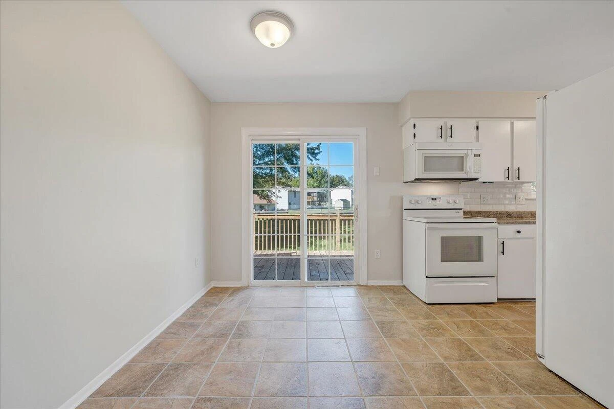 3516 Springtree CIR - Photo 15