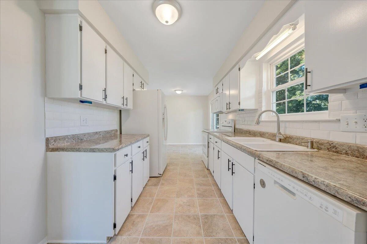 3516 Springtree CIR - Photo 19
