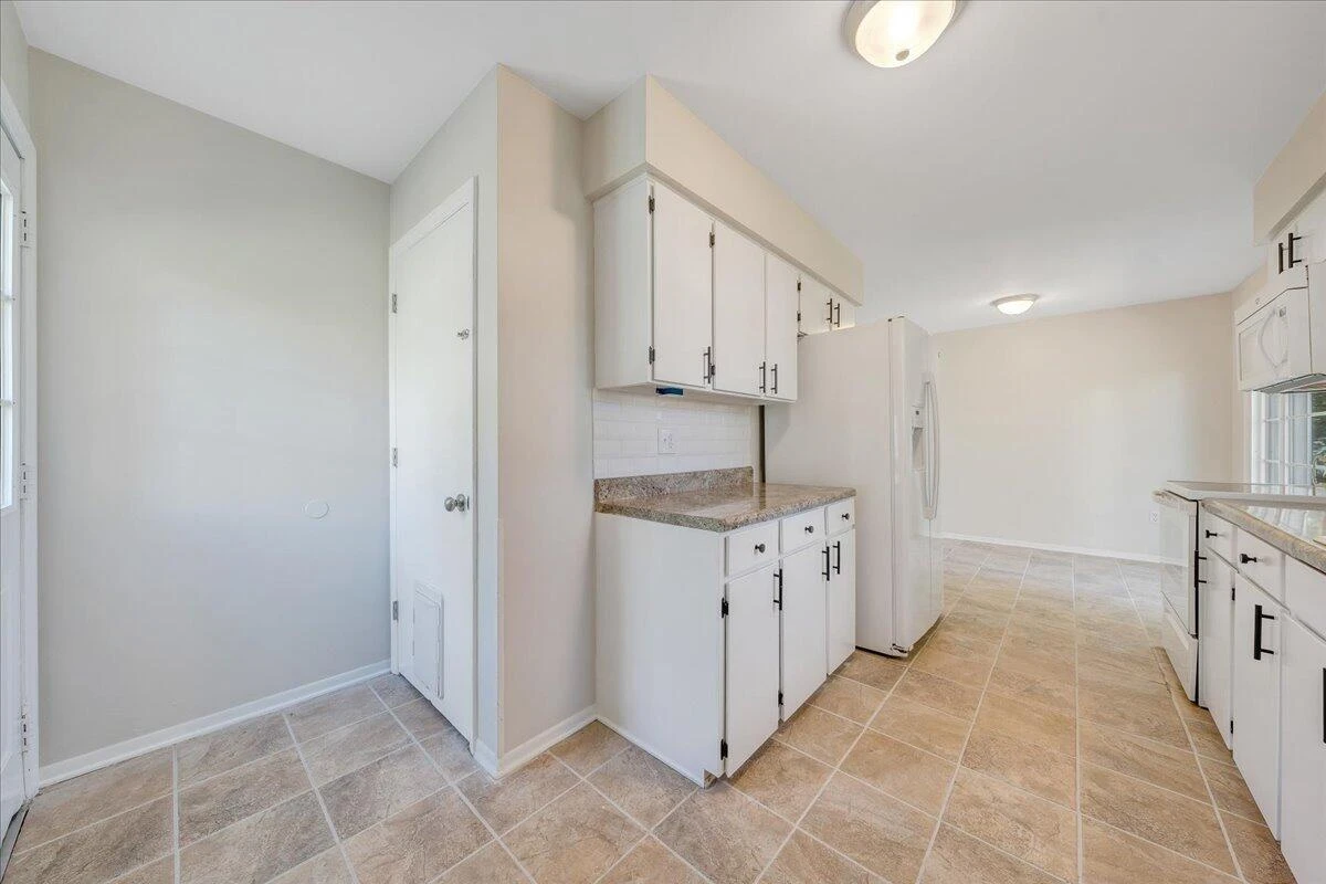 3516 Springtree CIR - Photo 20