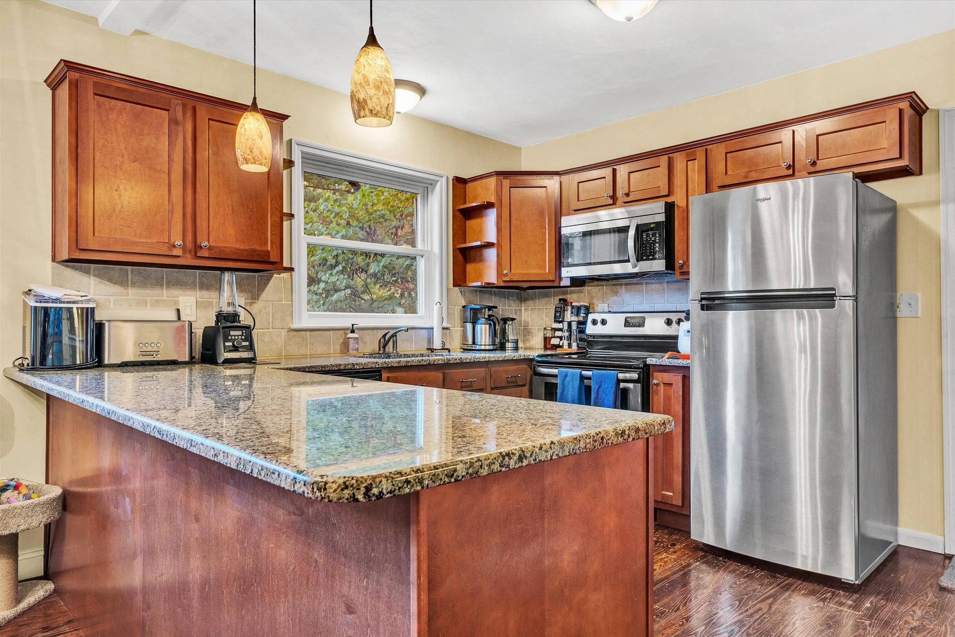2540 Sweetbrier AVE - Photo 13