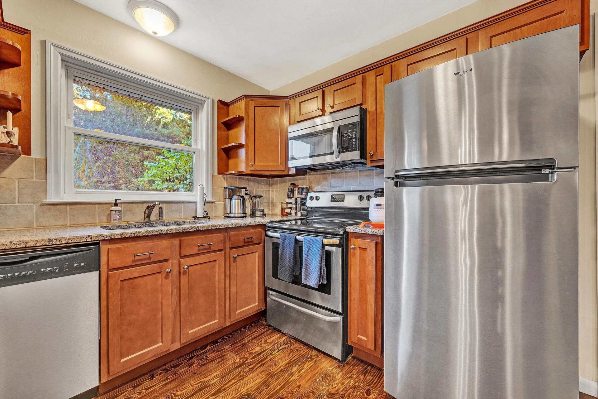 2540 Sweetbrier AVE - Photo 15