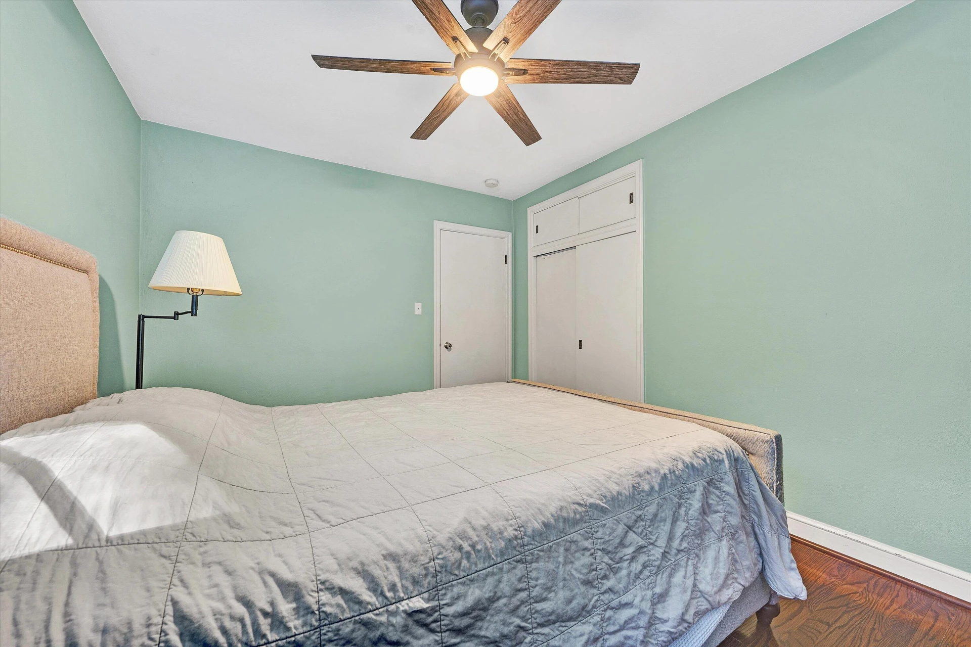 2540 Sweetbrier AVE - Photo 21