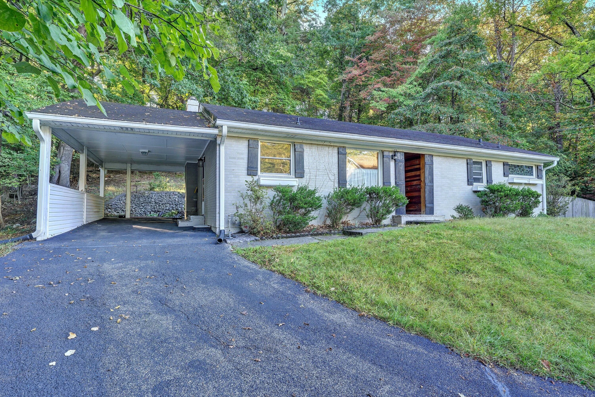 2540 Sweetbrier AVE - Photo 36