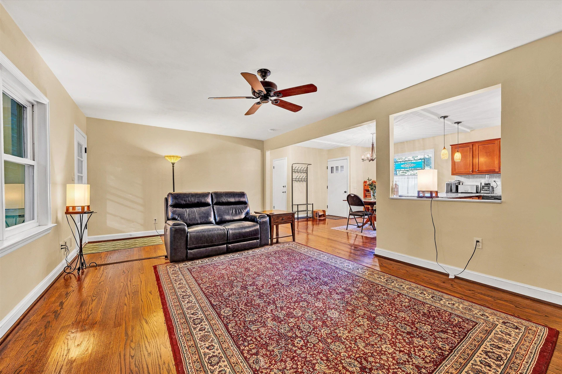 2540 Sweetbrier AVE - Photo 8