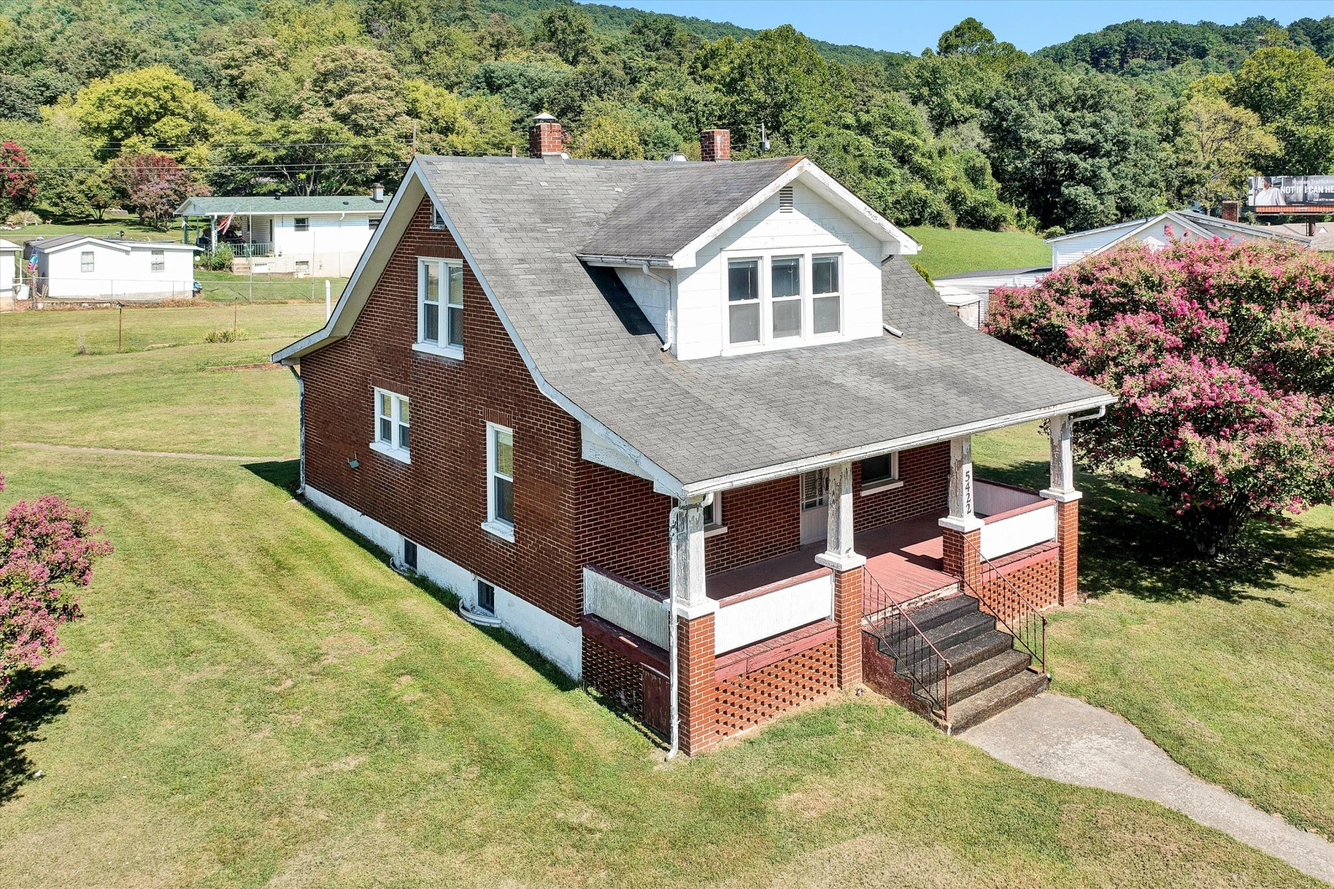5422 Franklin RD - Photo 3