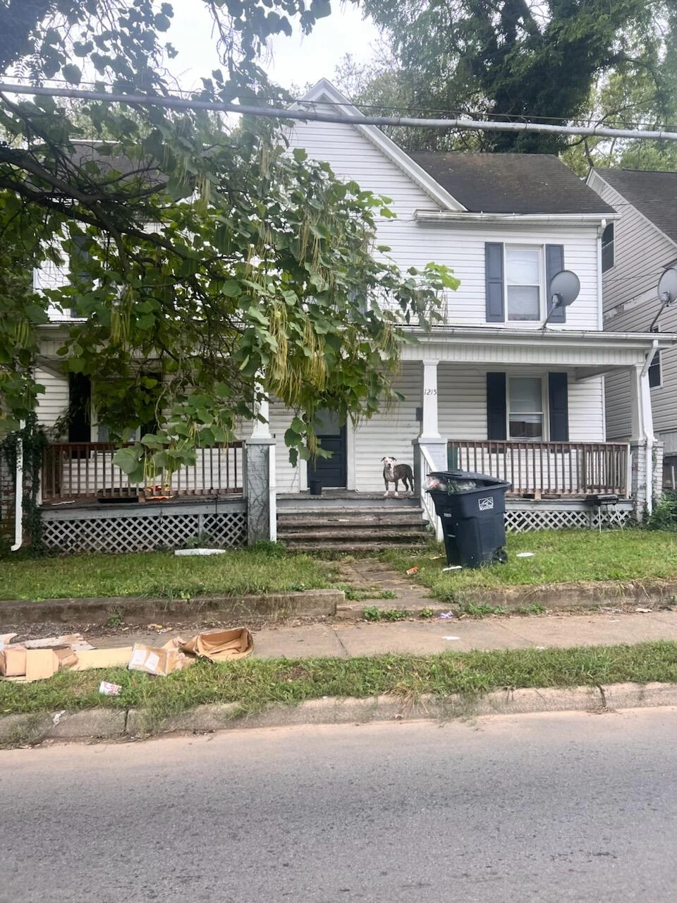 1215 Tazewell AVE