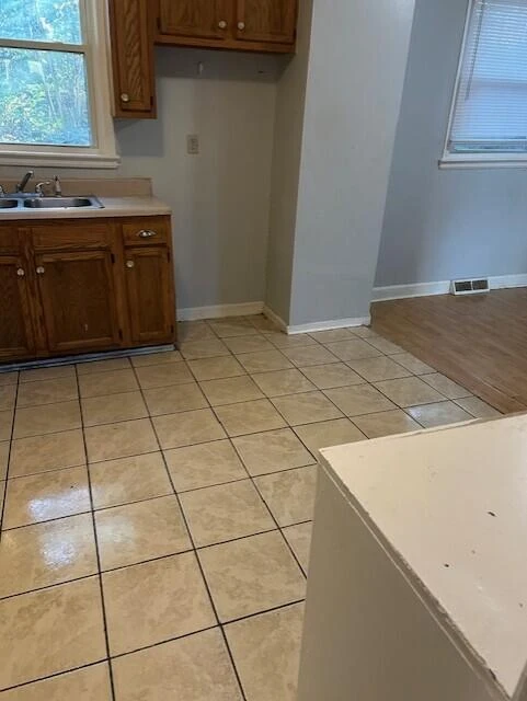 1215 Tazewell AVE - Photo 2