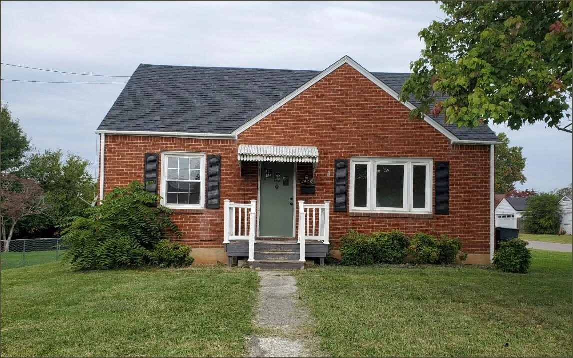 2438 Churchill DR