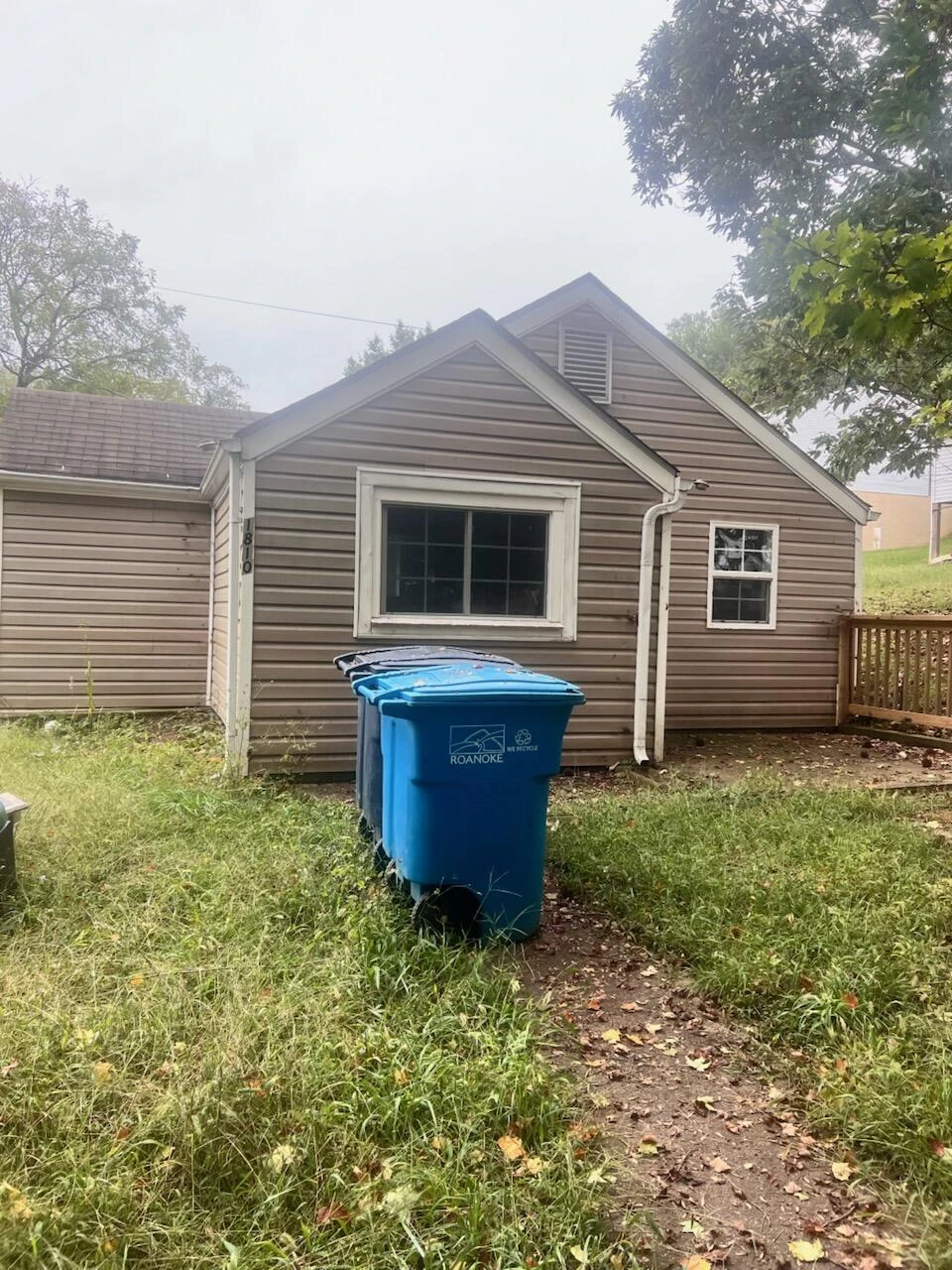 1810 Padbury AVE - Photo 2
