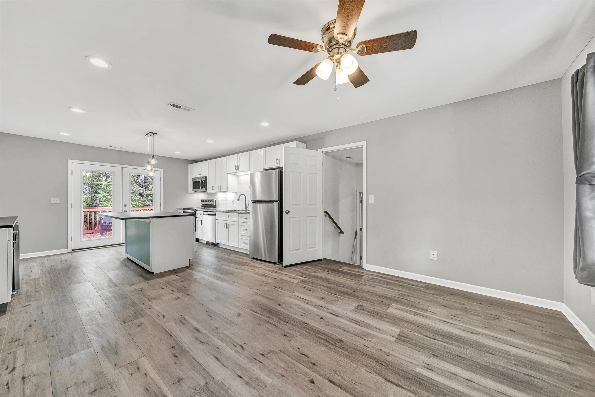 1005 Pollard ST - Photo 10