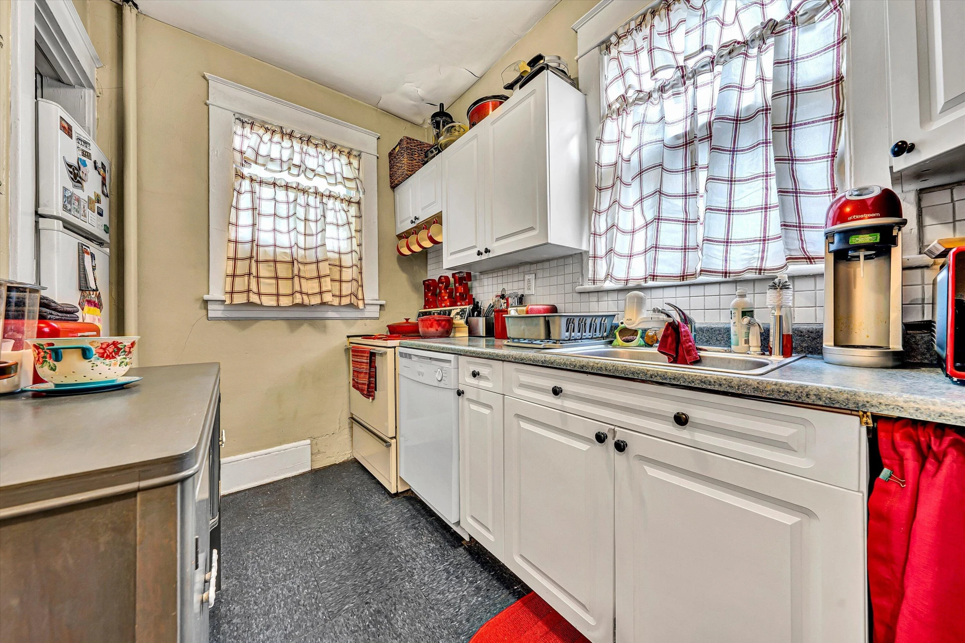 379 Walnut AVE - Photo 39