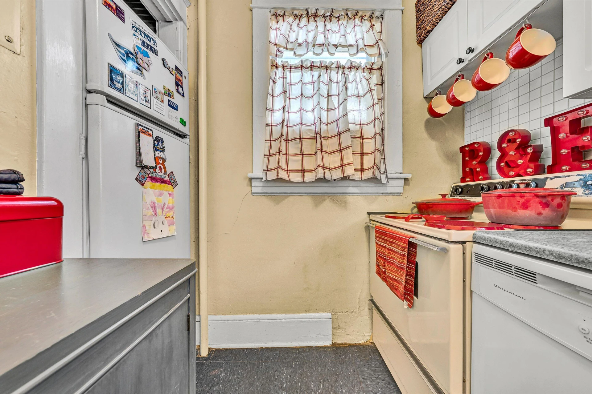 379 Walnut AVE - Photo 40