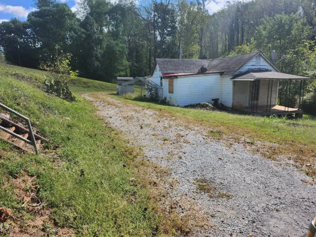 8670 W Lynchburg Salem, Montvale, VA, 24174