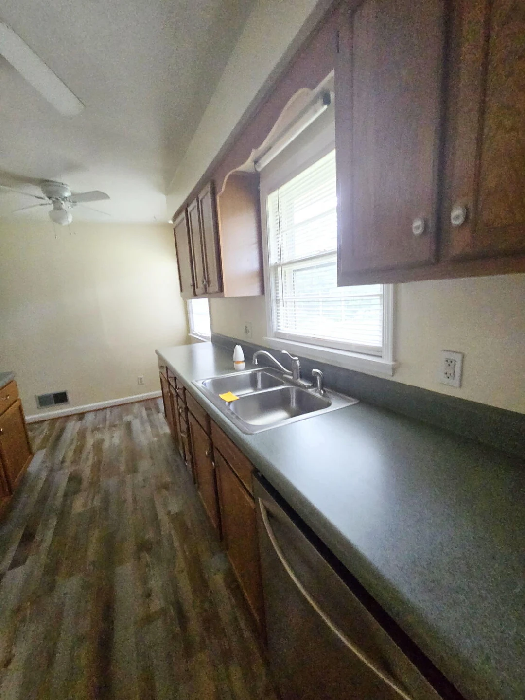 3237 Christian AVE - Photo 4
