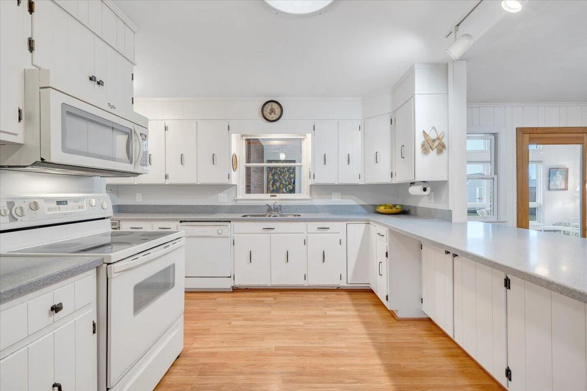 674 Azalea RD - Photo 17