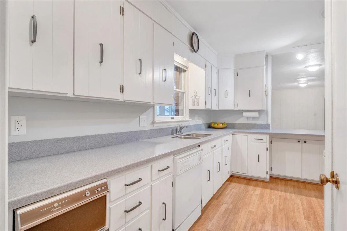 674 Azalea RD - Photo 18