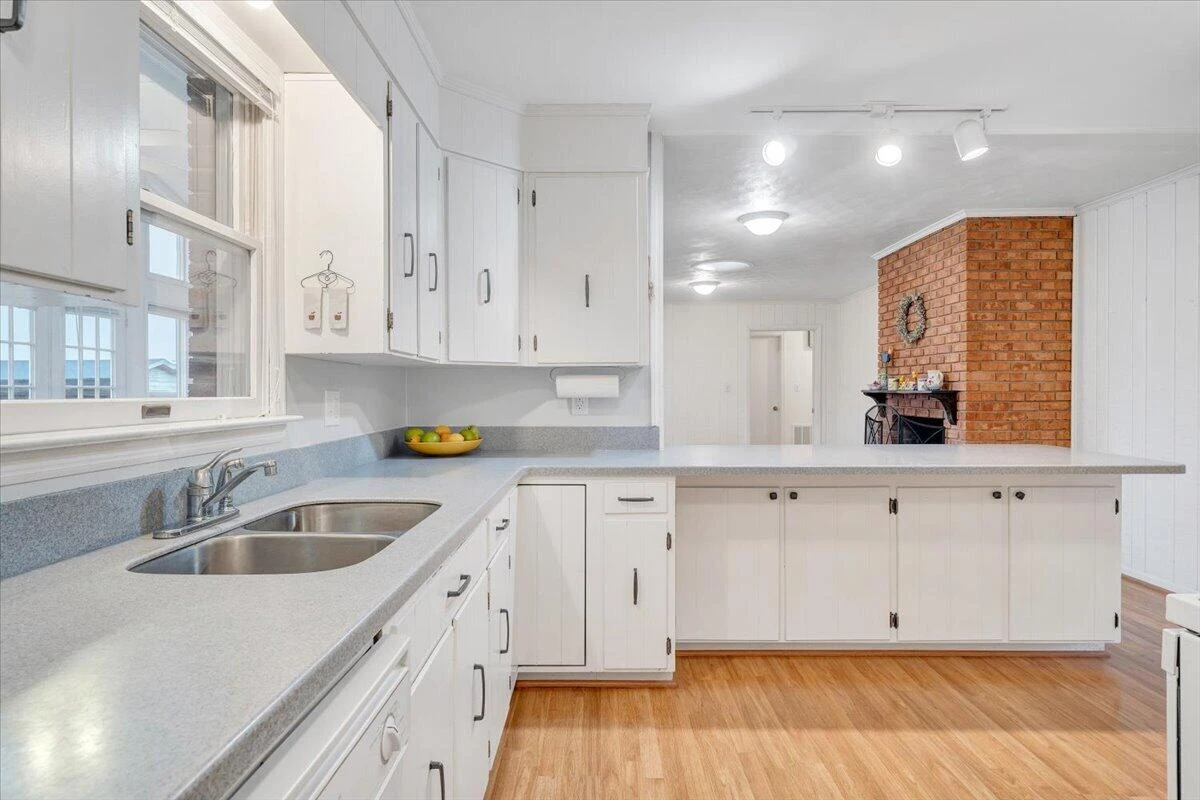 674 Azalea RD - Photo 19