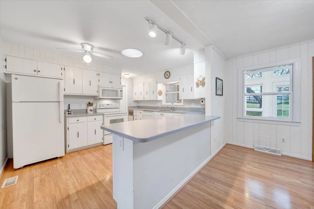 674 Azalea RD - Photo 21