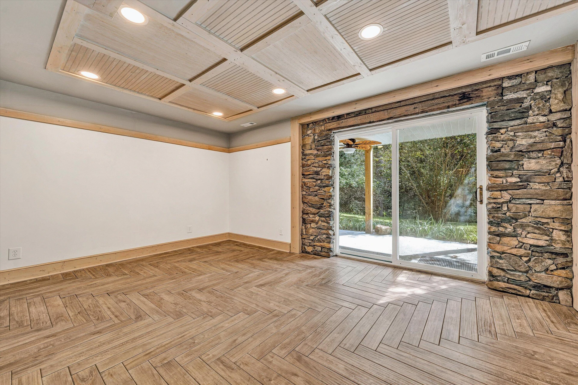 3561 Rutrough RD - Photo 16