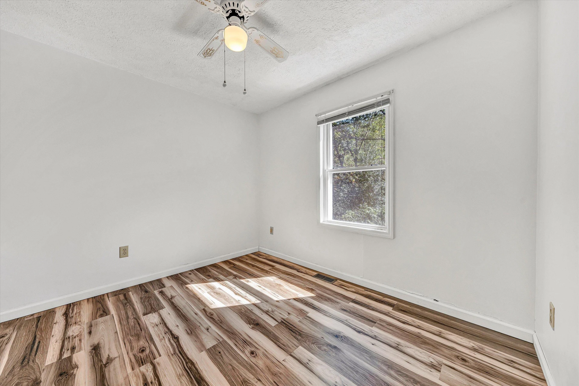 3561 Rutrough RD - Photo 38