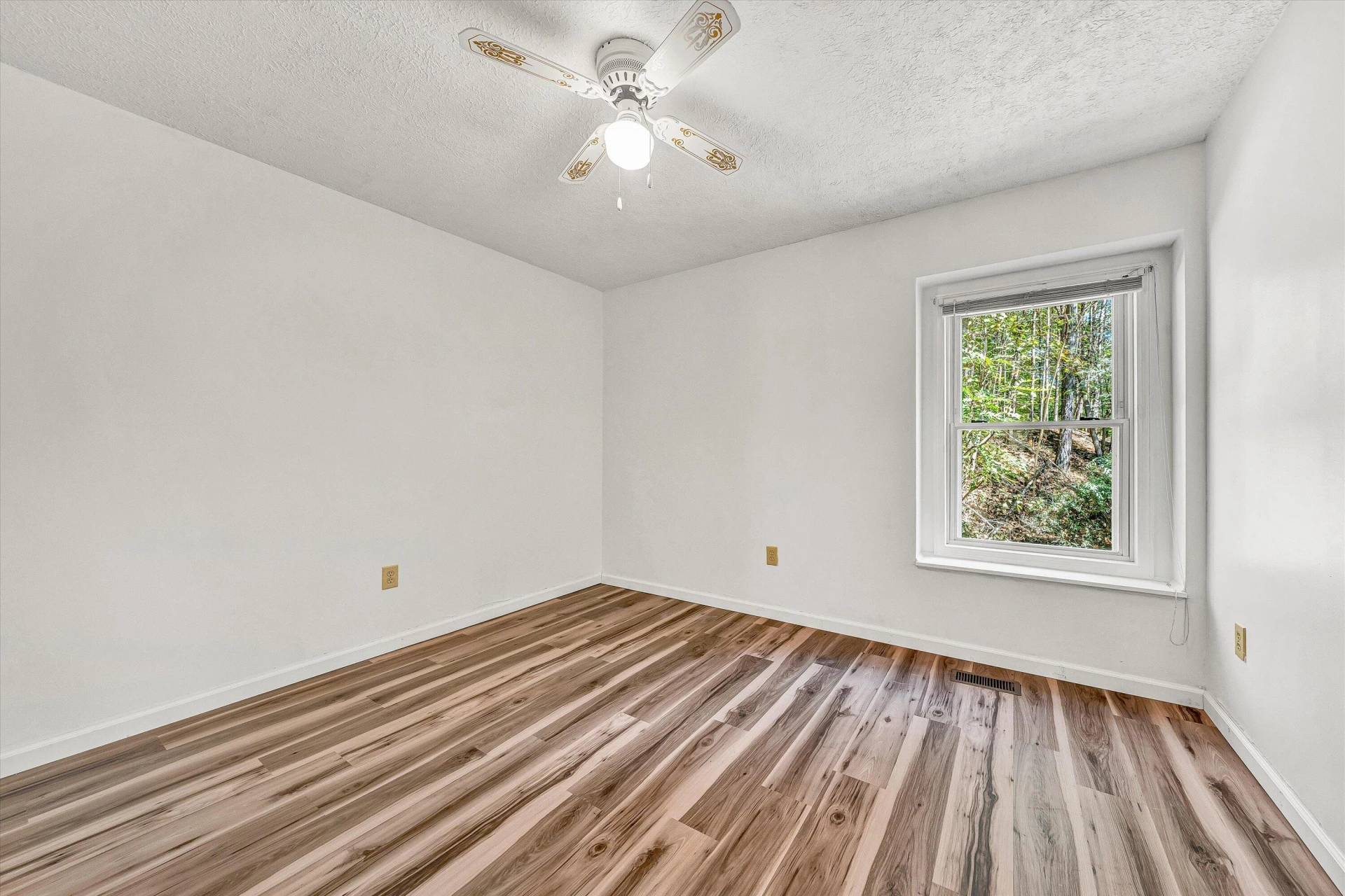 3561 Rutrough RD - Photo 39