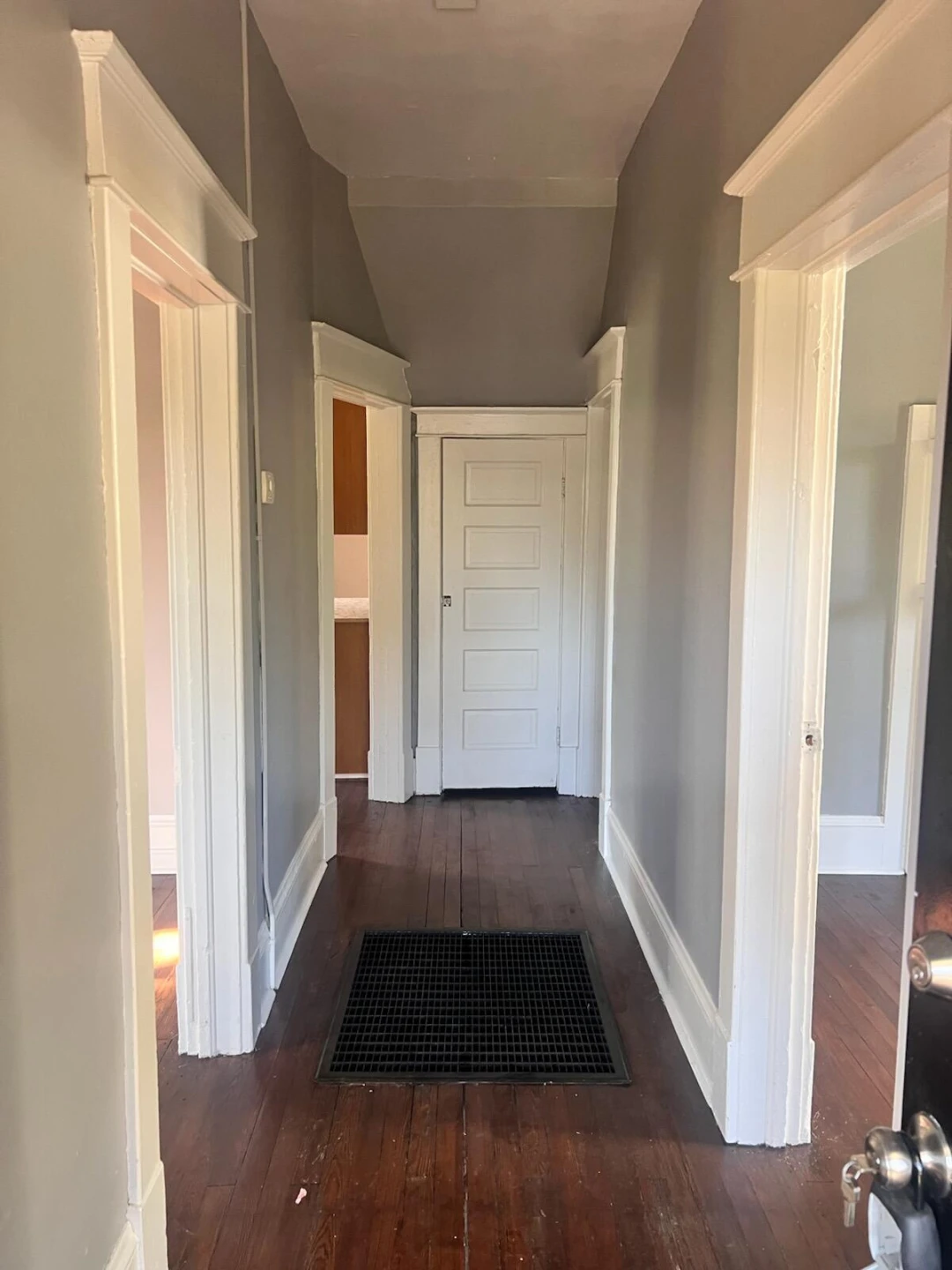 1320 Tazewell AVE - Photo 2