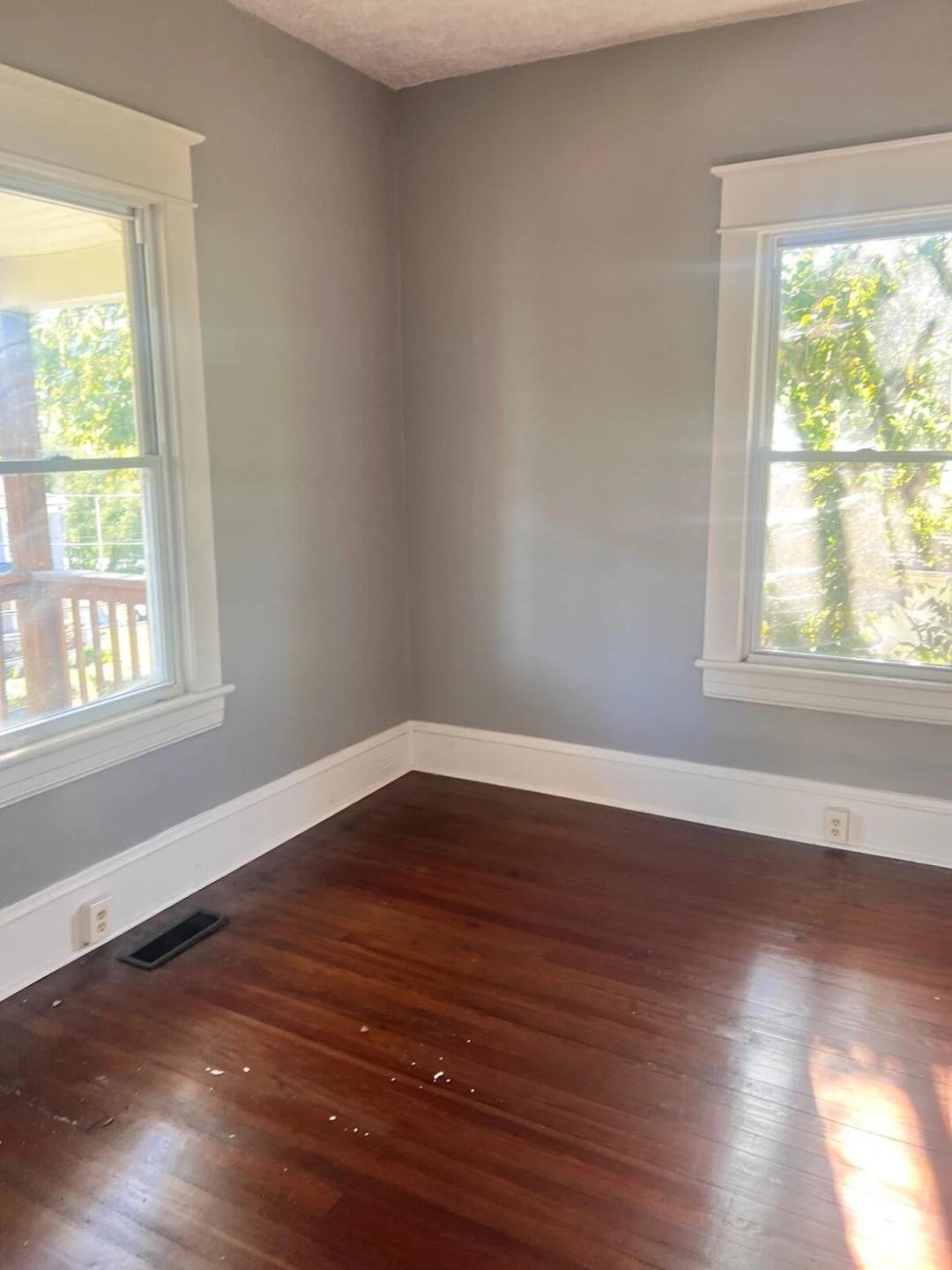 1320 Tazewell AVE - Photo 5
