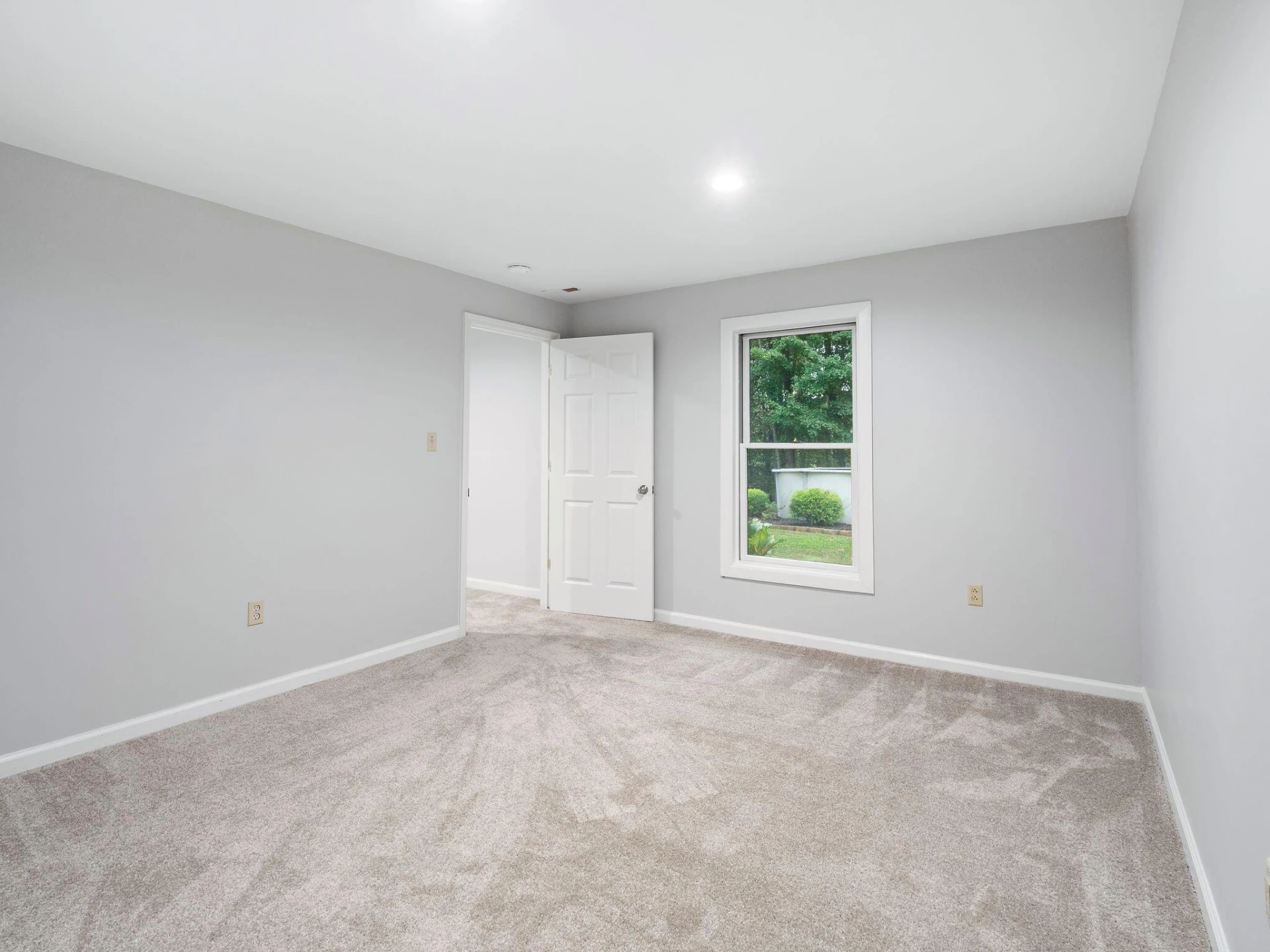 654 Eagle LN - Photo 60
