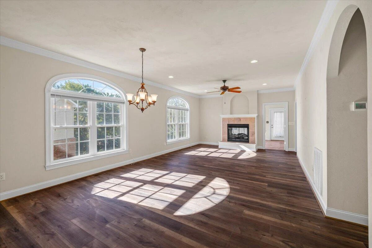 1315 Keagy LN - Photo 9