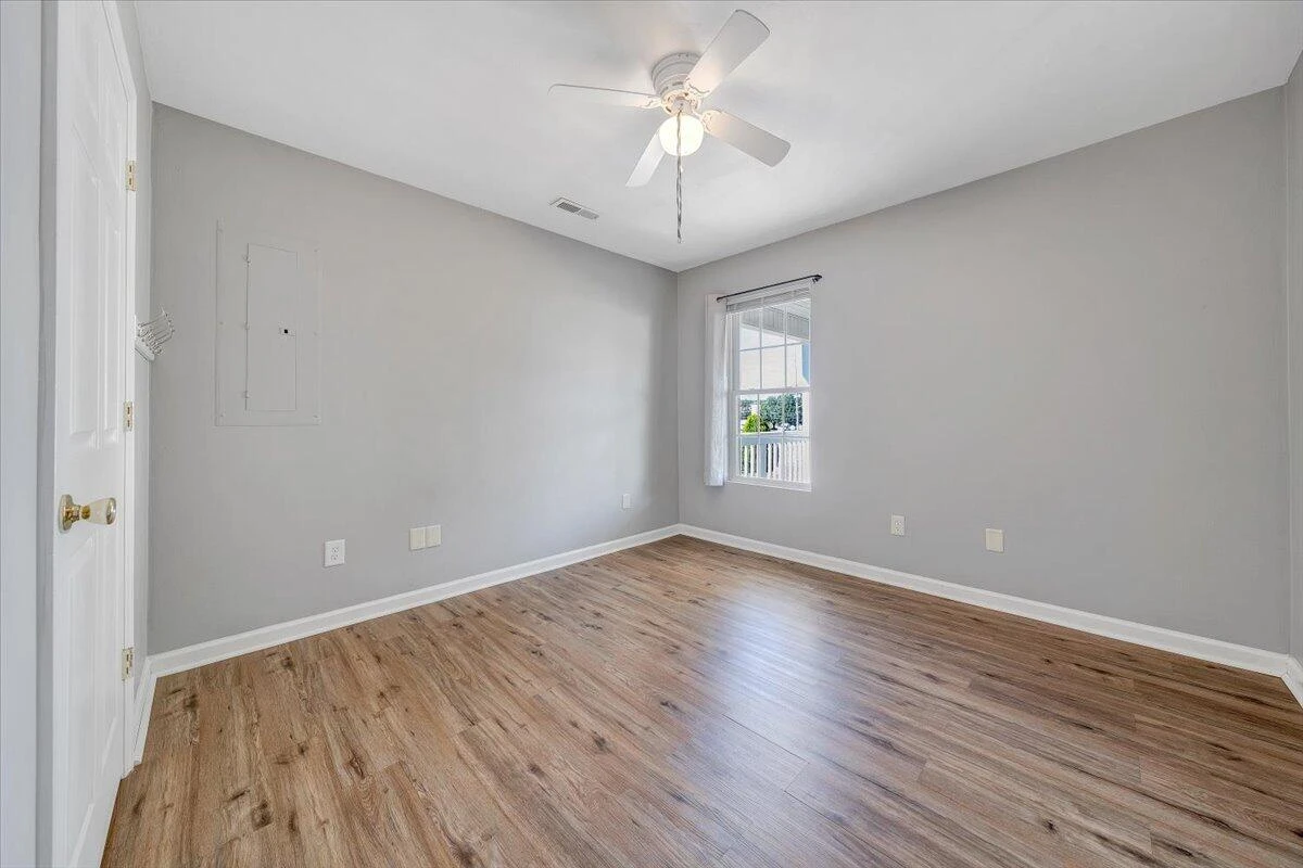 920 Pocahontas AVE - Photo 10