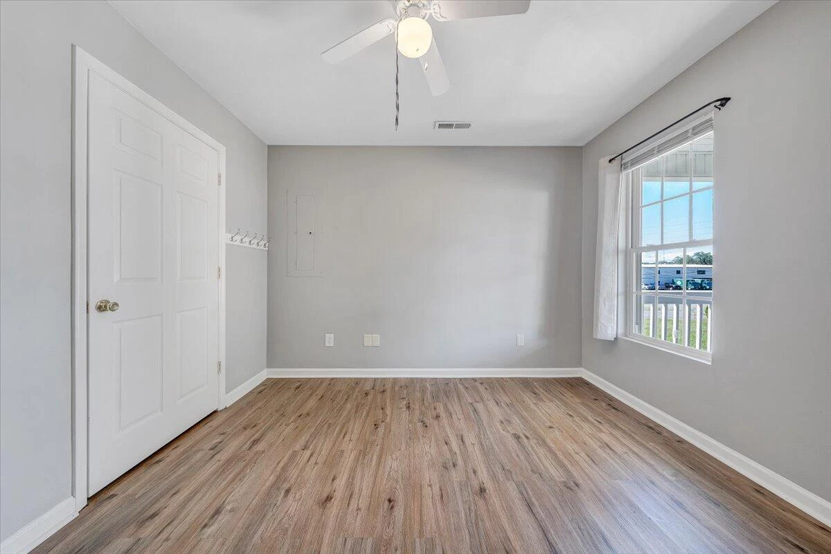 920 Pocahontas AVE - Photo 12