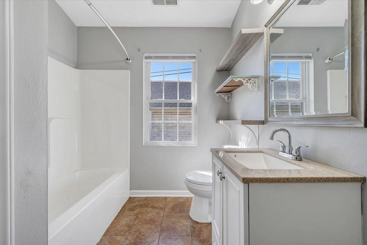920 Pocahontas AVE - Photo 13