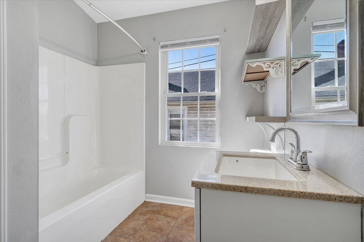920 Pocahontas AVE - Photo 14
