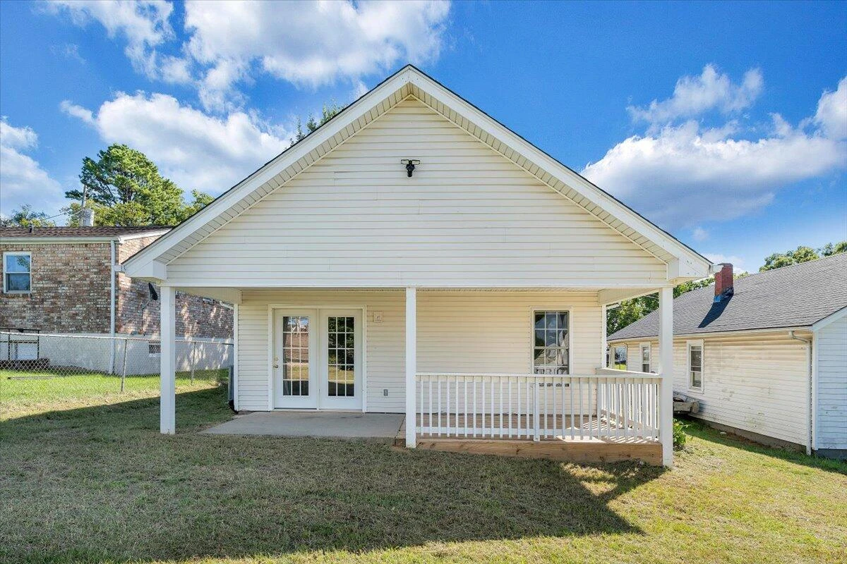 920 Pocahontas AVE - Photo 21