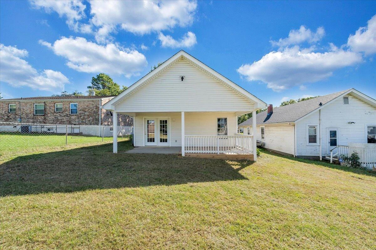 920 Pocahontas AVE - Photo 23