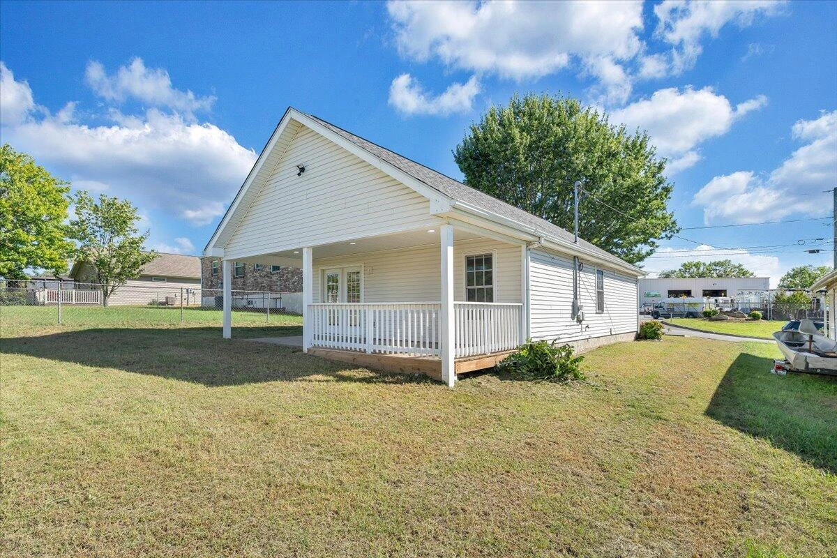 920 Pocahontas AVE - Photo 30