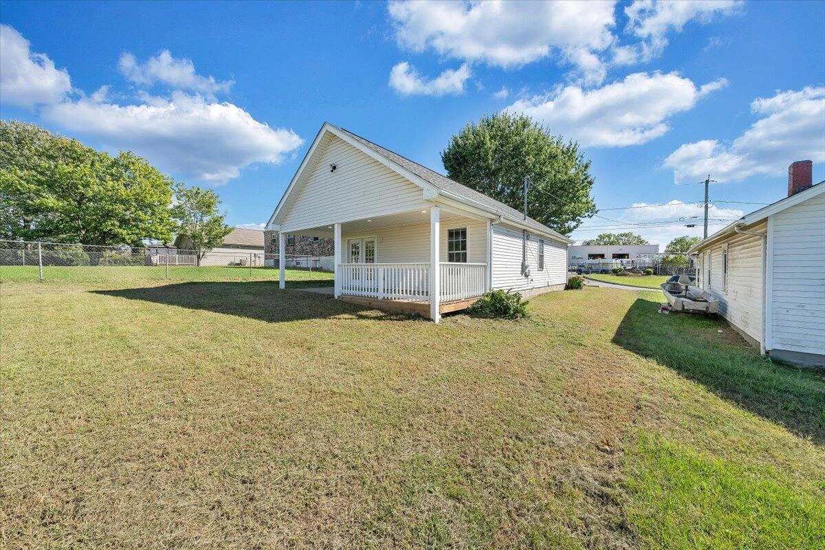 920 Pocahontas AVE - Photo 32