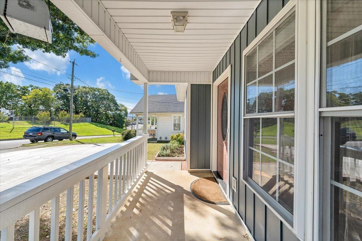 920 Pocahontas AVE - Photo 33