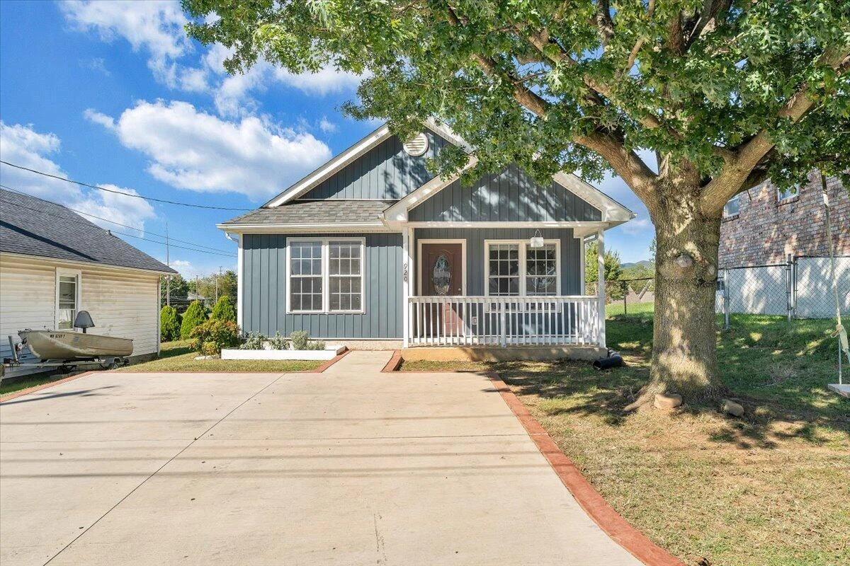 920 Pocahontas AVE - Photo 36