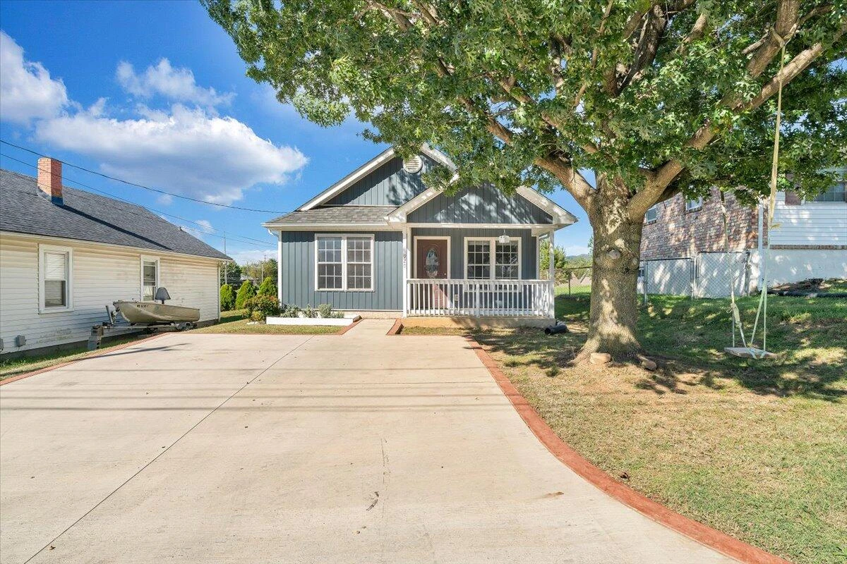 920 Pocahontas AVE - Photo 37
